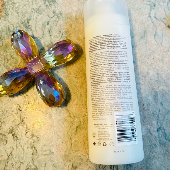 Live Clean Vanilla Oatmeal Soothing Body Wash 17 oz Eco Friendly - Picture 2 of 2